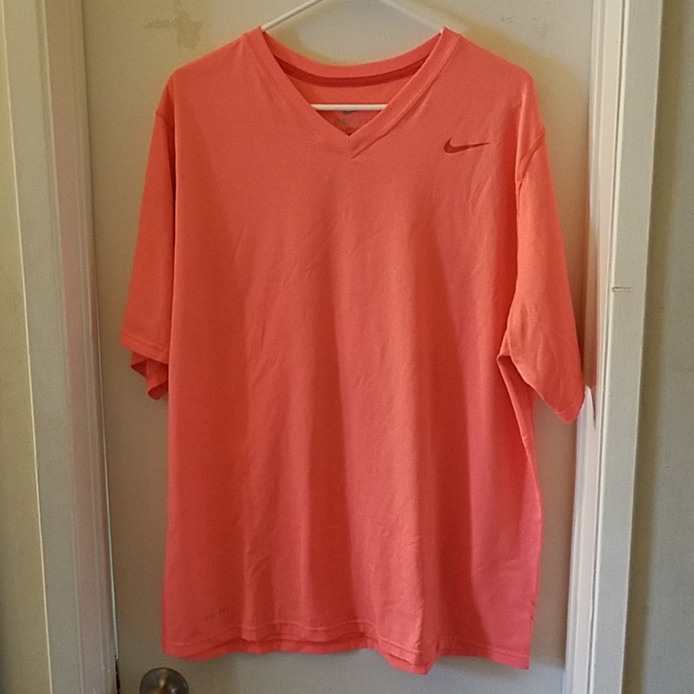 Nike legend tee v neck color hyperpunch